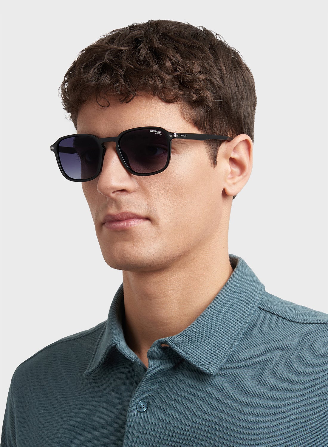 كاريرا ٣٢٨س