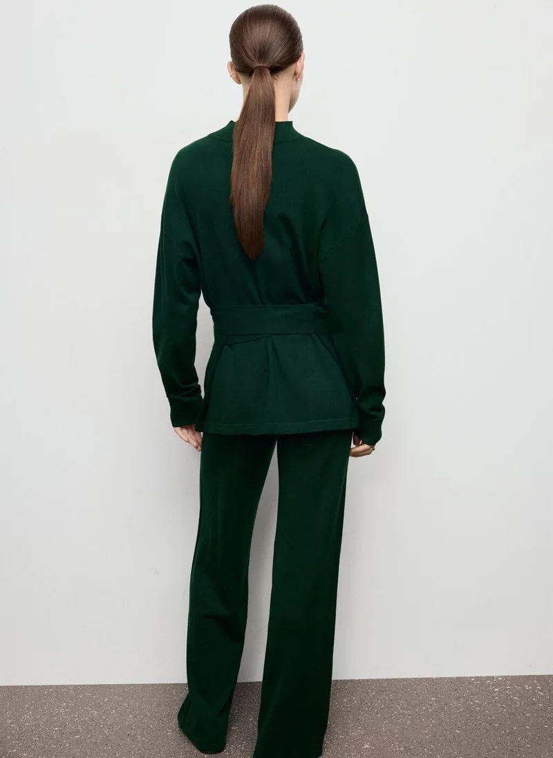 مانجو كنزة بتفاصيل عقدة