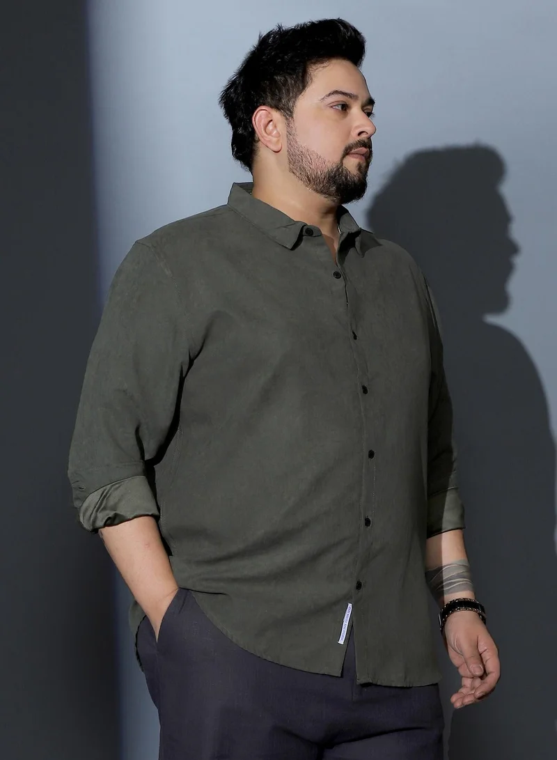Instafab Plus  Instafab Plus Men Mono-Fluid Imprint Shirt | Spread Collar , Long Cuffed Sleeves | Button Closure , Curved Hem | Abstract Print Plain Material | Woven Fabric For Casual & Office Wear | Seaweed Green for Men | Best Price UAE