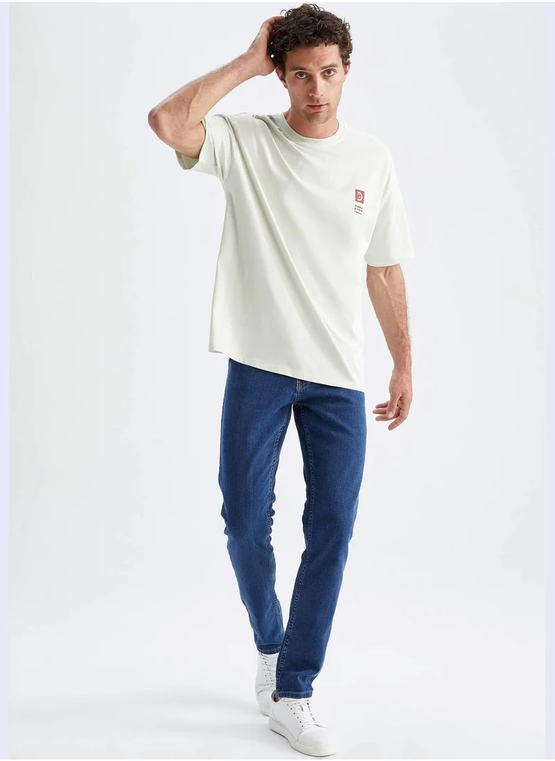 ديفاكتو Oversized Short Sleeve Discovery Print T-Shirt