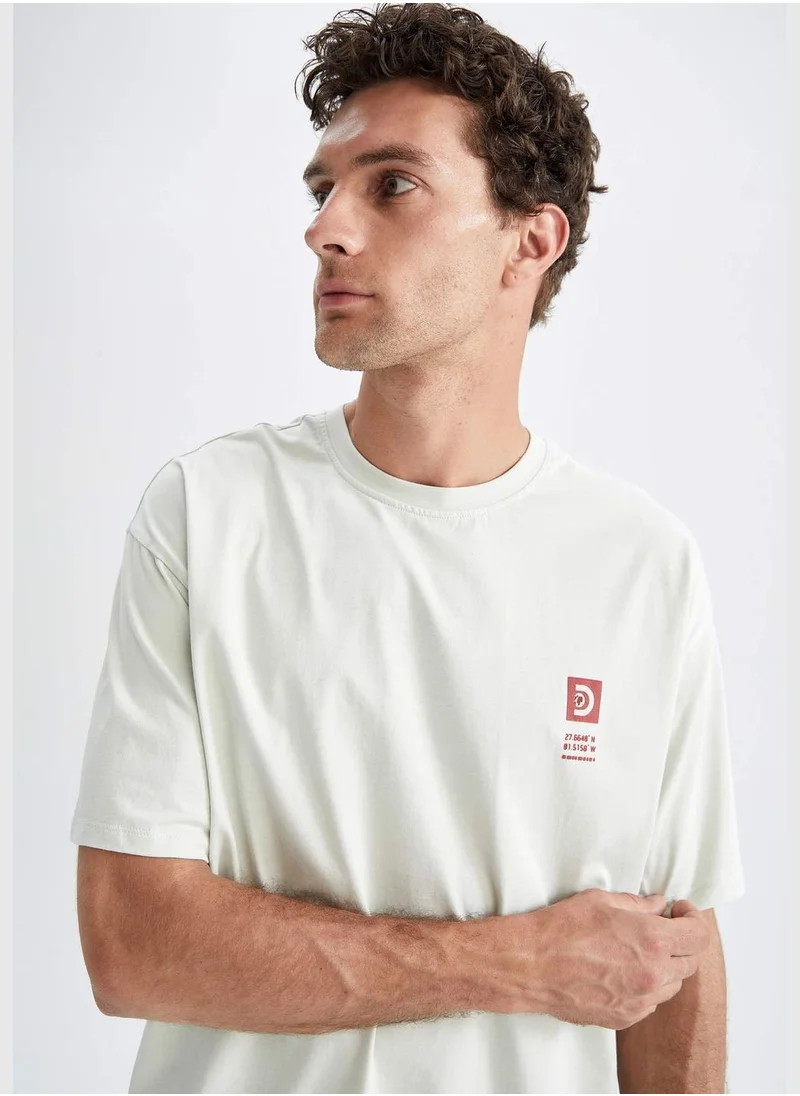 ديفاكتو Oversized Short Sleeve Discovery Print T-Shirt