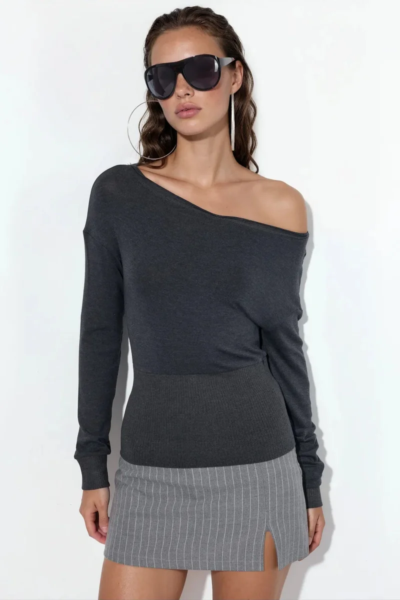 BUSEM Women's Cropped Ribbed Crew Neck Sweater