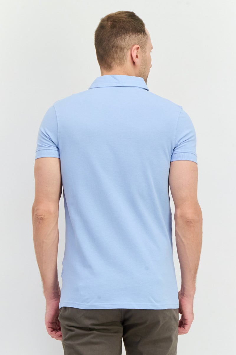CROSSHATCH تي شيرت بولو بأكمام قصيرة للرجال بتصميم عادي مع شعار مطرز، أزرق فاتح - Image 4