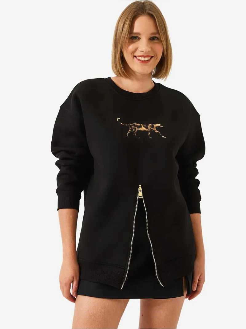 LUCCI Embroidered Crew Neck Sweatshirt with Zipper