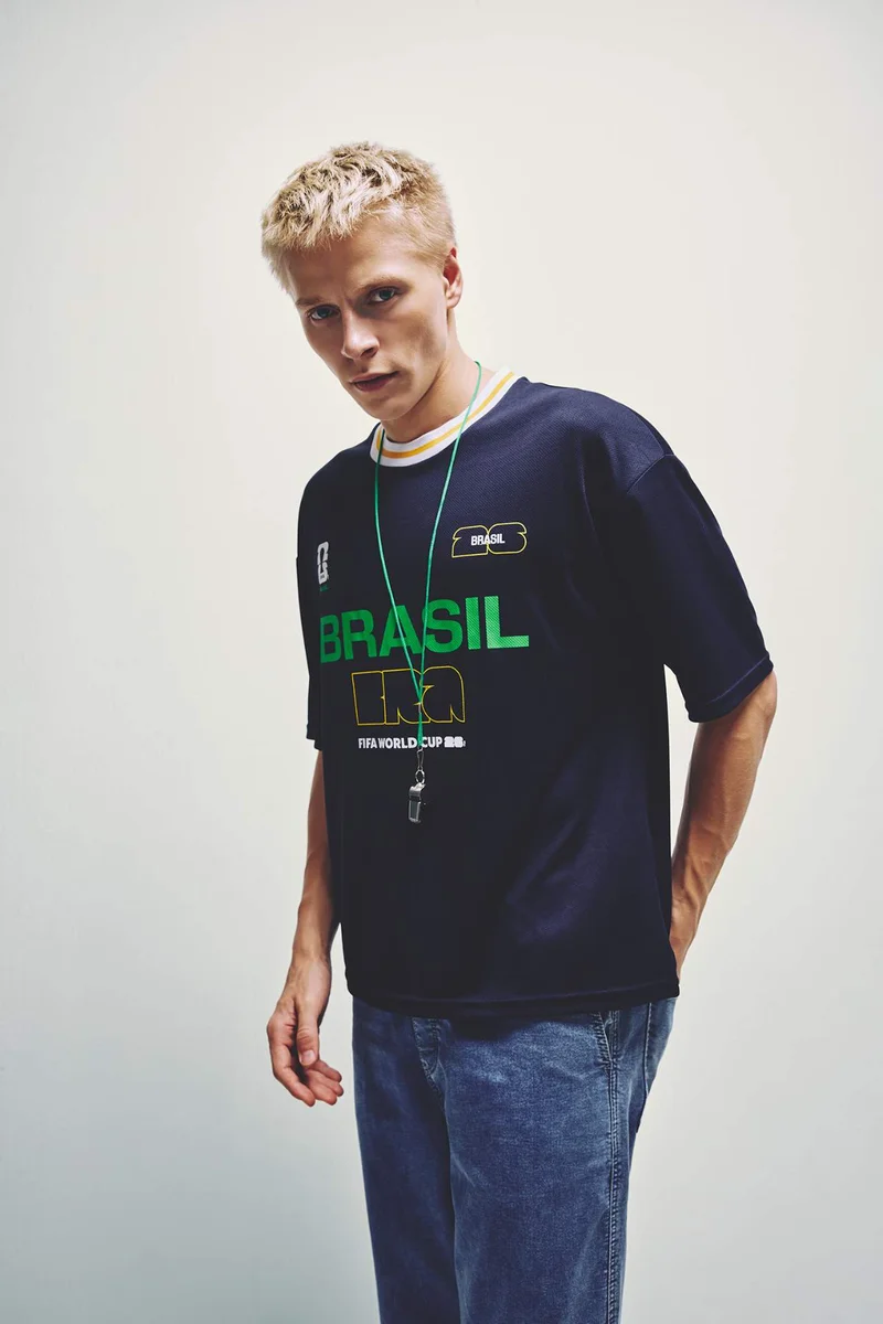 ديفاكتو Boxy Fit Brazil Printed Short Sleeve T-Shirt