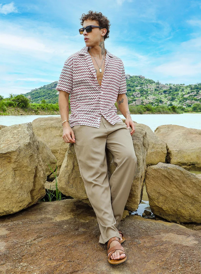 Campus Sutra Campus Sutra Men's Brown & White Chevron-Striped Oversized Shirt For Casual Wear | Cuban Collar | Short Sleeve | Button Closure | Oversized Shirt Crafted With Comfort Fit For Everyday Wear