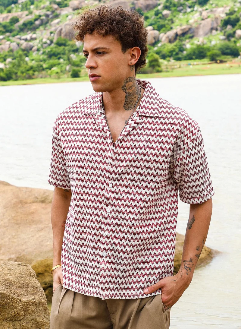 Campus Sutra Campus Sutra Men's Brown & White Chevron-Striped Oversized Shirt For Casual Wear | Cuban Collar | Short Sleeve | Button Closure | Oversized Shirt Crafted With Comfort Fit For Everyday Wear