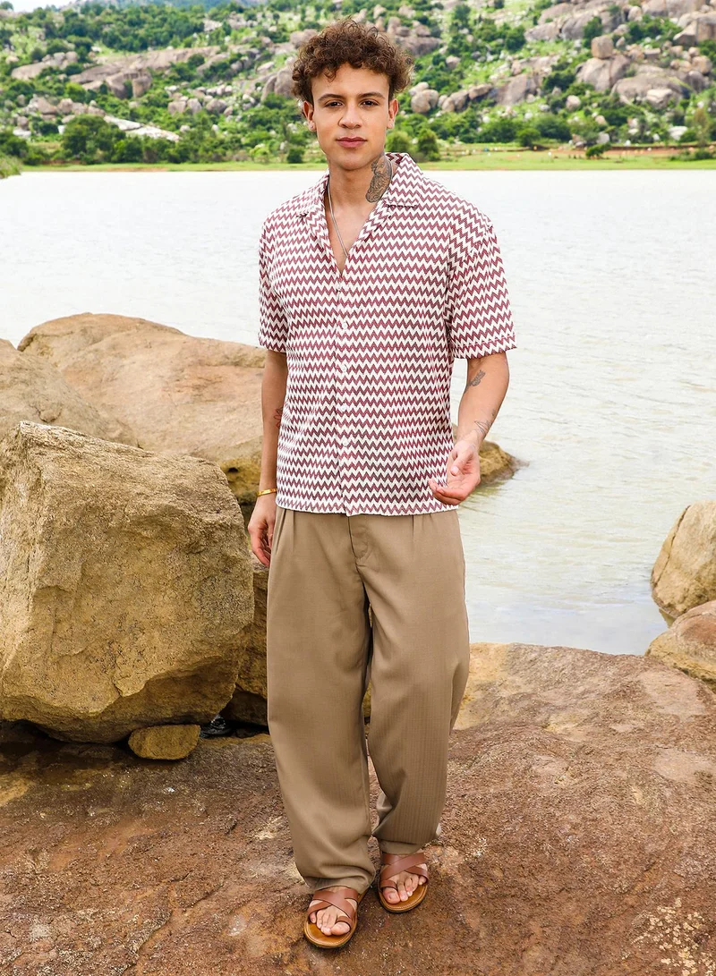 Campus Sutra Campus Sutra Men's Brown & White Chevron-Striped Oversized Shirt For Casual Wear | Cuban Collar | Short Sleeve | Button Closure | Oversized Shirt Crafted With Comfort Fit For Everyday Wear