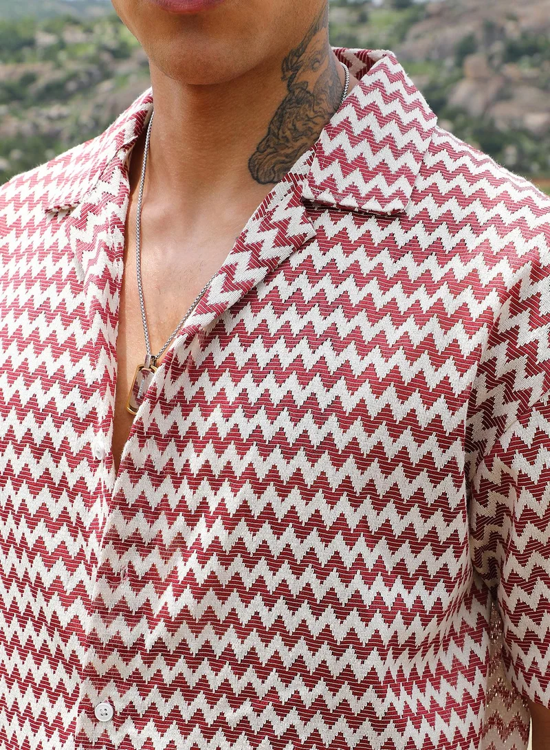Campus Sutra Campus Sutra Men's Brown & White Chevron-Striped Oversized Shirt For Casual Wear | Cuban Collar | Short Sleeve | Button Closure | Oversized Shirt Crafted With Comfort Fit For Everyday Wear