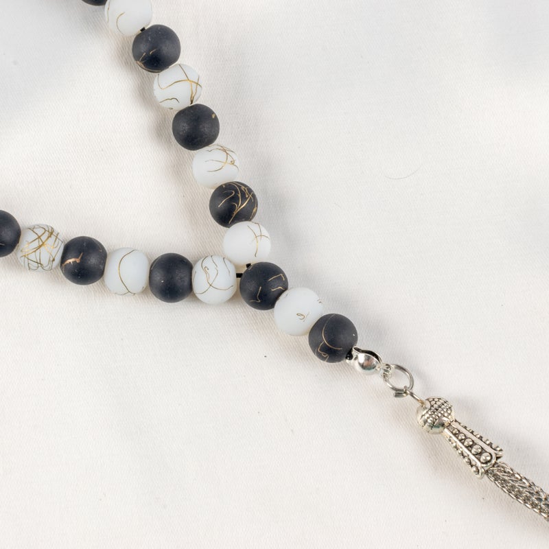 سبحة من حجر المرمر الأسود والأبيض المدهب  من 33 حبة - Image 4