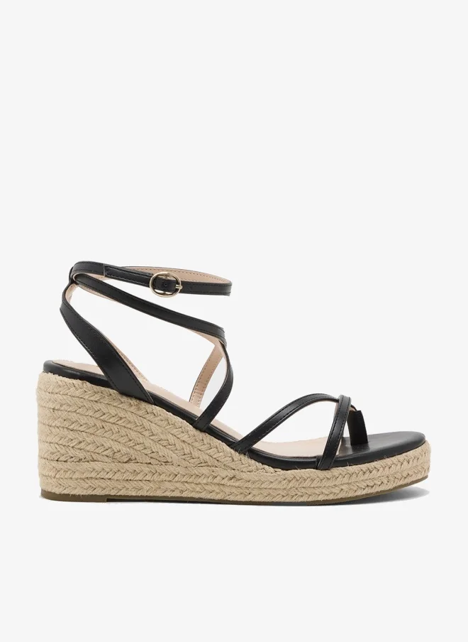 ايلا صندل بكعب متوسط متعدد الأشرطة