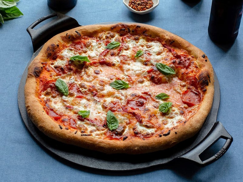 Lodge Cast Iron Pizza Pan, 15 inch - Image 4