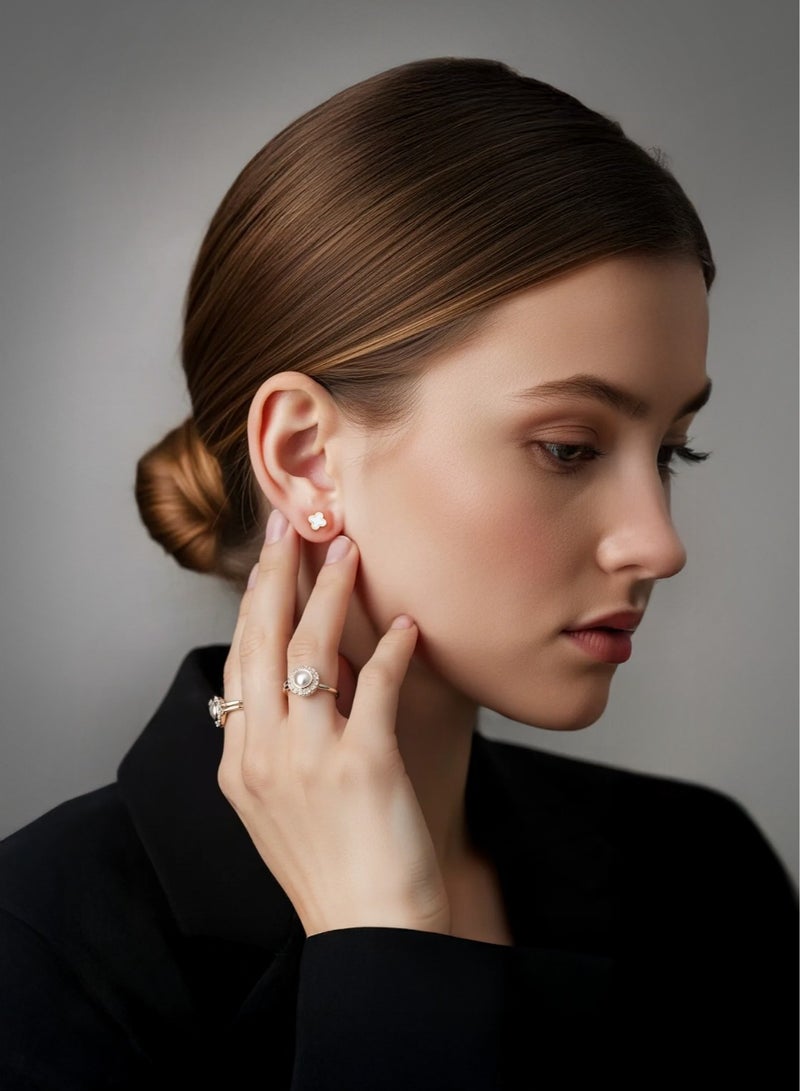 C-bo Chic Clover Stud Fashion Earrings - Image 1