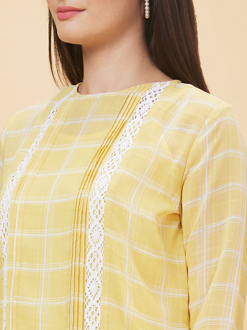globus Globus Women Yellow Checked Lace Inserts Top  - Image 5