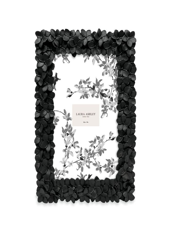 لورا أشلي إطار صور من الراتنج الأسود المزخرف بنقوش زهور، مقاس 5x7 من لورا آشلي، مصنوع يدويًا، مع حامل وخطاف للعرض على الطاولة أو الحائط، تصميم زهري زخرفي، ديكور منزلي، معرض صور، فن (5x7، أسود) - Image 2