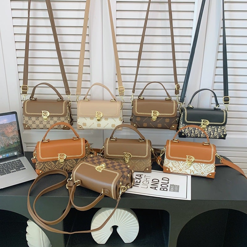 New Embroidered Casual High-Value Small Square Bag Magnetic Buckle Pattern Shoulder Bag New Women'S Crossbody - Image 5