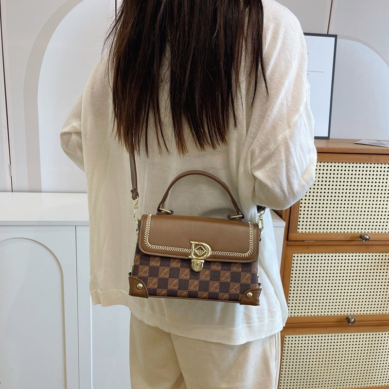 New Embroidered Casual High-Value Small Square Bag Magnetic Buckle Pattern Shoulder Bag New Women'S Crossbody - Image 4