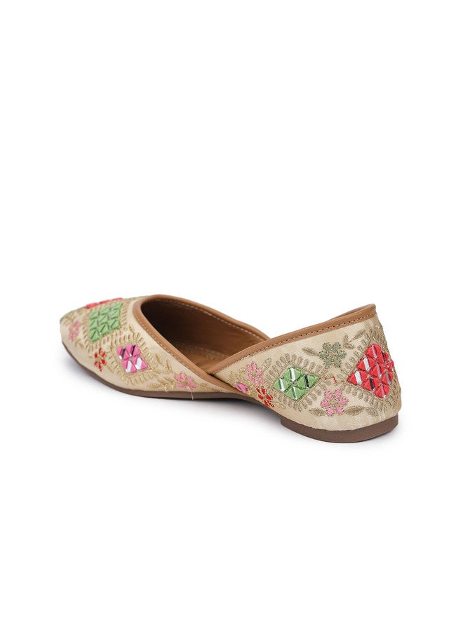 She Zone Gold-Toned Ethnic Mojaris Flats for Women - Image 3