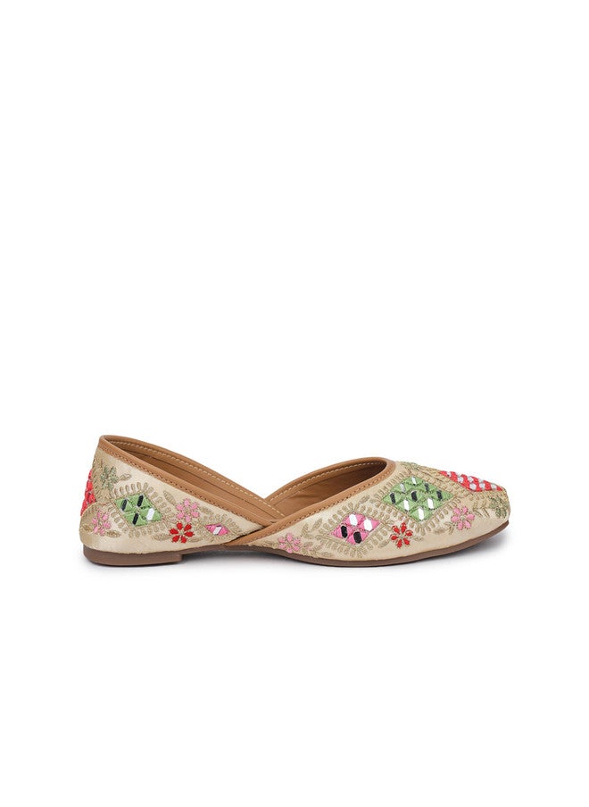 She Zone Gold-Toned Ethnic Mojaris Flats for Women - Image 4