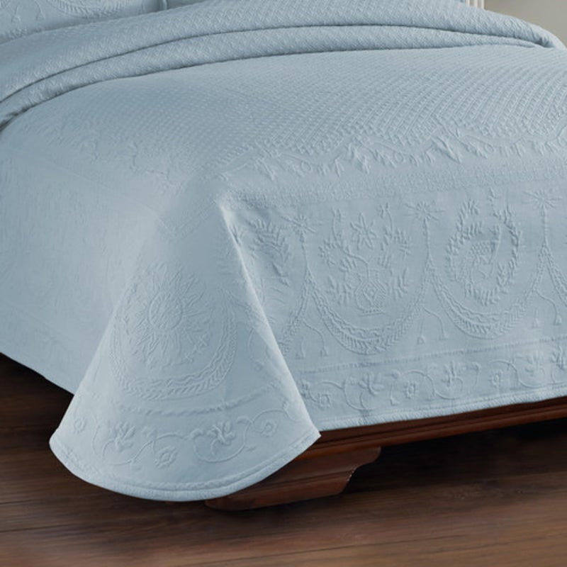 Historic Charleston King Charles Modern Farmhouse Floral Matelasse Coverlet, Full/Queen, Blue - Image 3