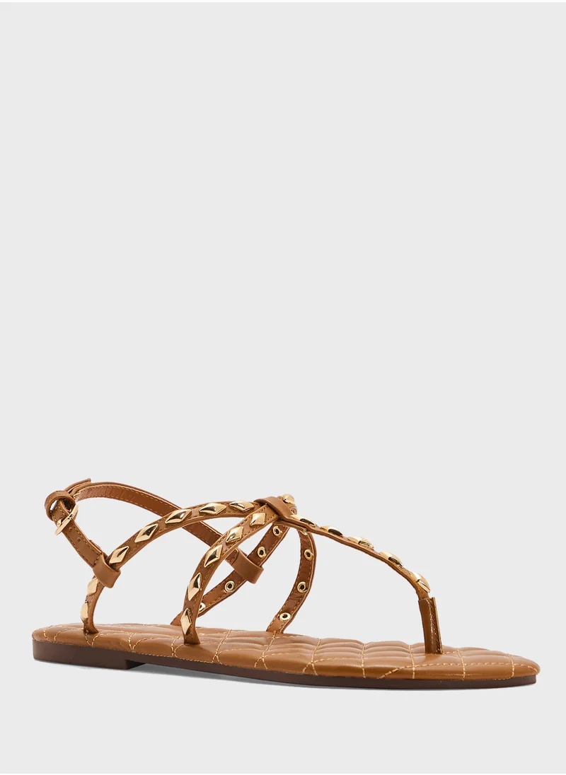 جينجر Studded Thong Sandal