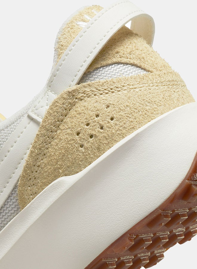 Nike Wmns Nike Waffle Debut Vntg  - Image 4
