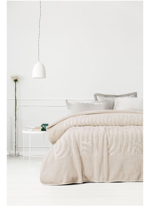 Engraved Single Blanket1 Ply Blanket Size - 180 x 240 cm Weight - 2.280 Kg 100% Polyester Embossed design