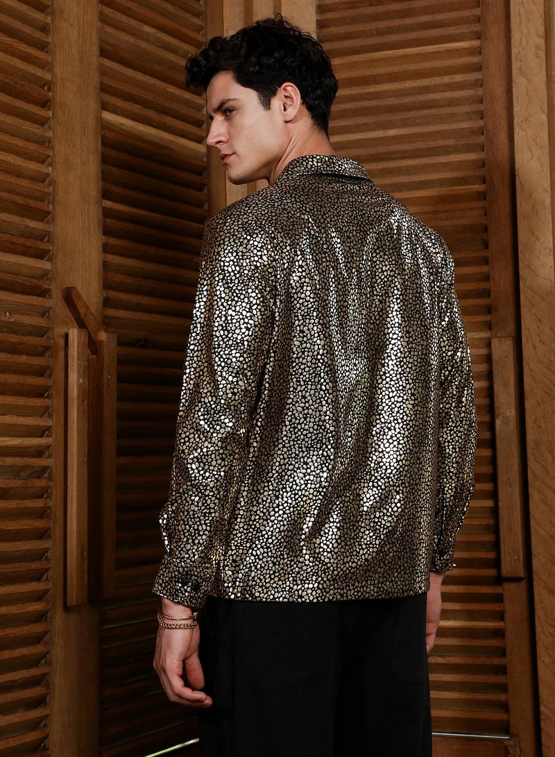 Campus Sutra Campus Sutra Men's Black & Gold Metallic-Speckles Shawl Collar Shirt For Casual Wear | Shawl Collar | Long Cuffed Sleeves | Button Closure | Oversized Shirt Crafted With Comfort Fit For Everyday Wear