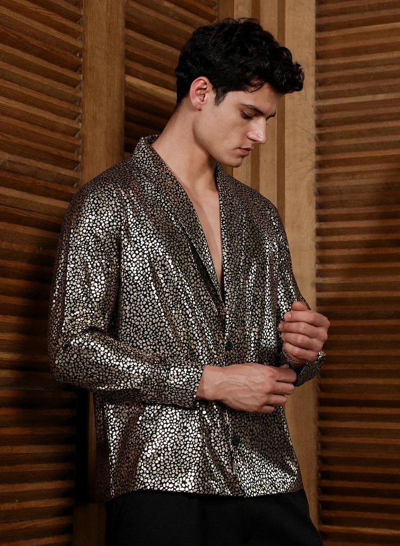Campus Sutra Campus Sutra Men's Black & Gold Metallic-Speckles Shawl Collar Shirt For Casual Wear | Shawl Collar | Long Cuffed Sleeves | Button Closure | Oversized Shirt Crafted With Comfort Fit For Everyday Wear