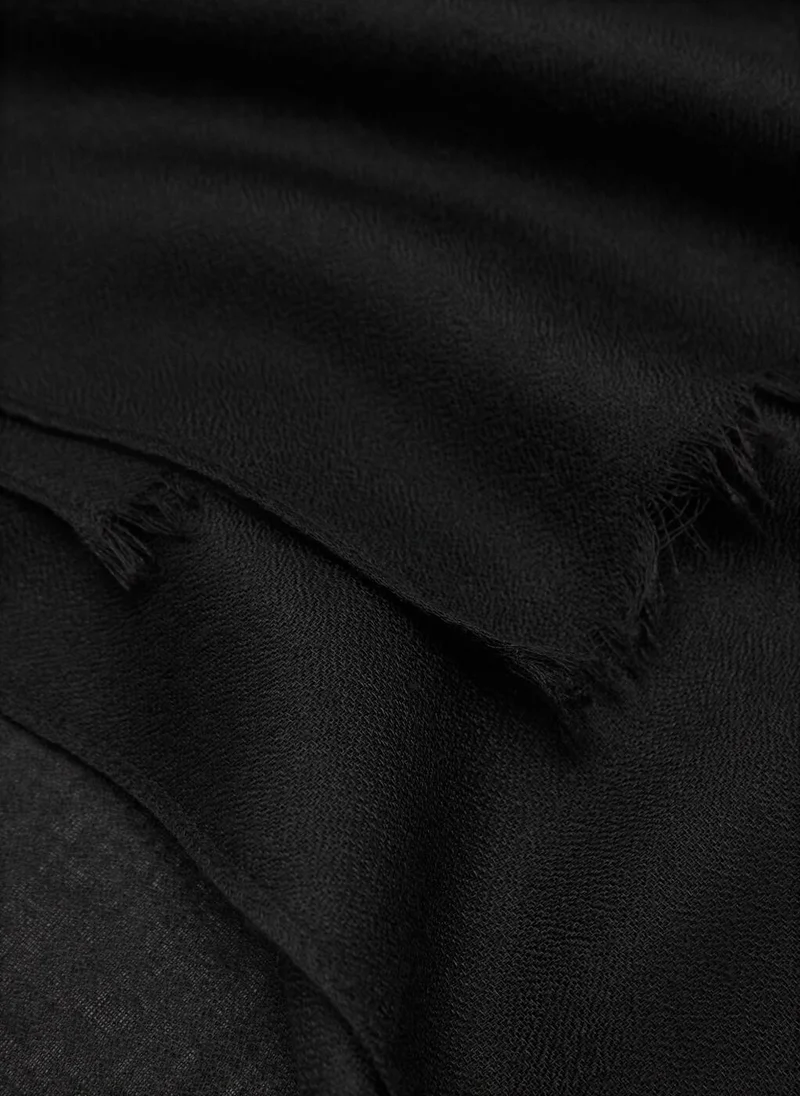 مانجو Plain shawl with frayed ends