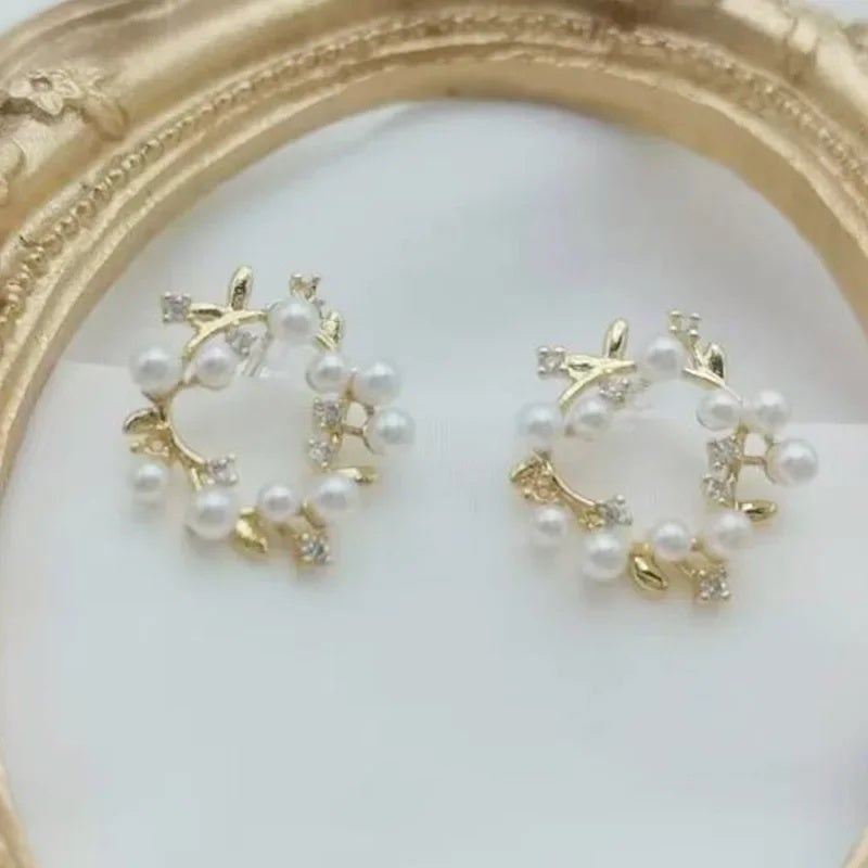 جويفل أقراط لؤلؤة بأسلوب تصميم اللوحة - نمط جديد أقراط زهرة موري خيالية للغاية وأنيقة للنساء من الفضة الصافية S925 (لون أبيض) - Image 1
