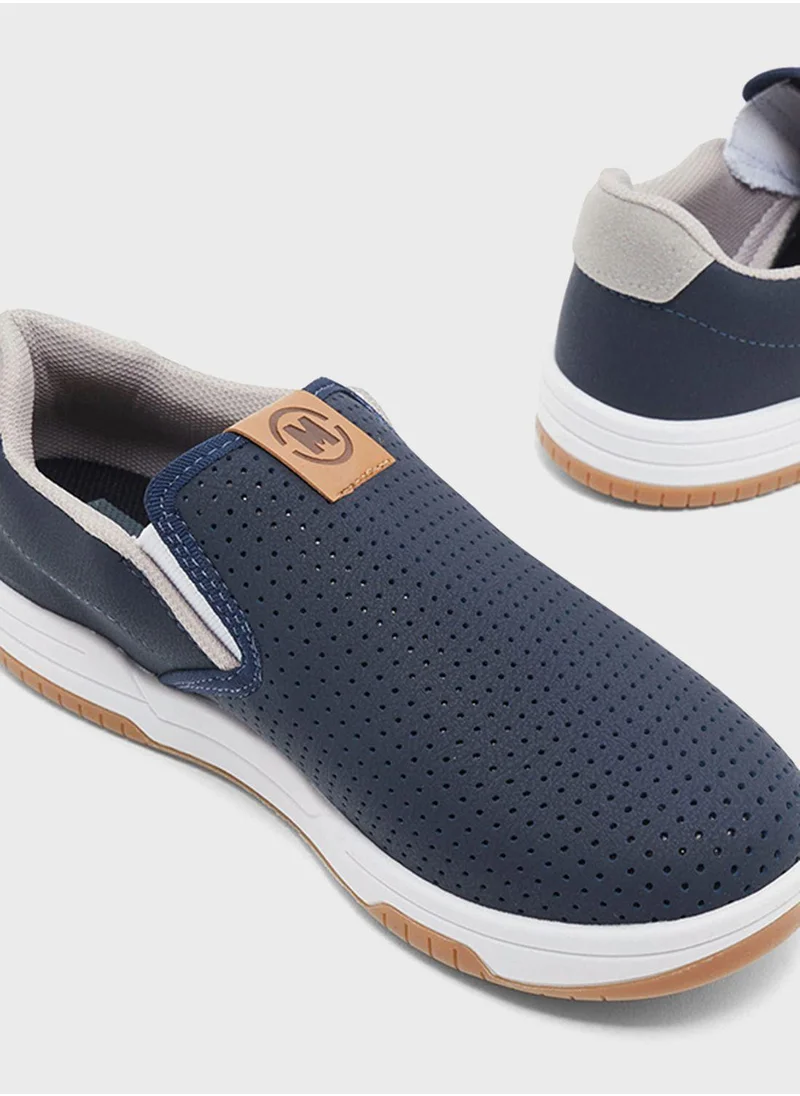 MOLEKINHO Kids Cheung Slip On Sneakers