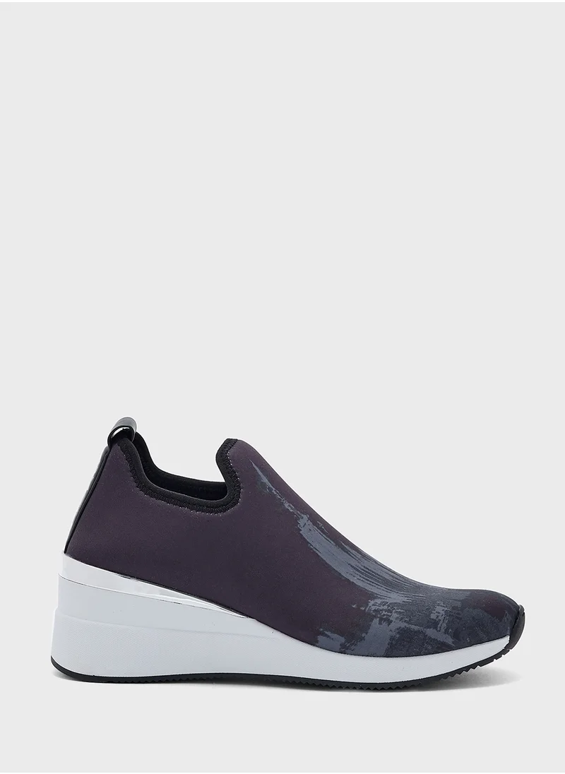 دكني Parks Skyline Slip On Wedge Sneaker