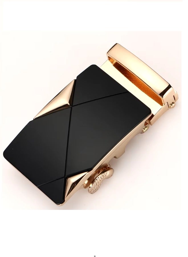 Exquisite men's belt buckle imported, made of high quality durable Metz, snaps on and off with all kinds of irregularities, jacket belt or bad buckle replacement.