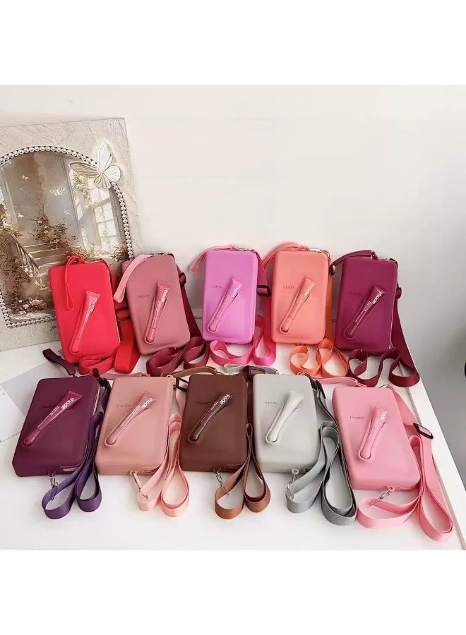 رود حقيبة رود بوتش مع حزام قابل للتعديل وملمع شفاه - حقيبة مستحضرات تجميل صغيرة انيقة للمكياج والسفر والضروريات اليومية (راسبيري ايه) - Image 5