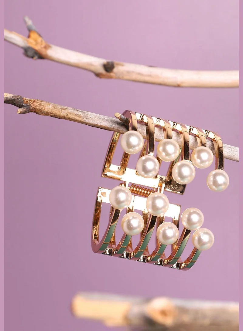 SOHI Gold Plated Designer Party Bracelet For Women