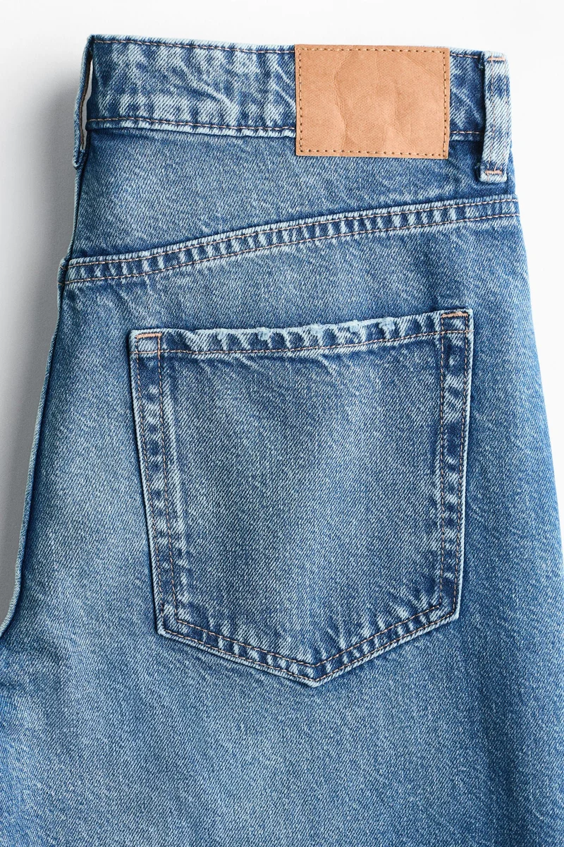 اتش اند ام جينز بقصّة ساق واسعة وخصر عادي