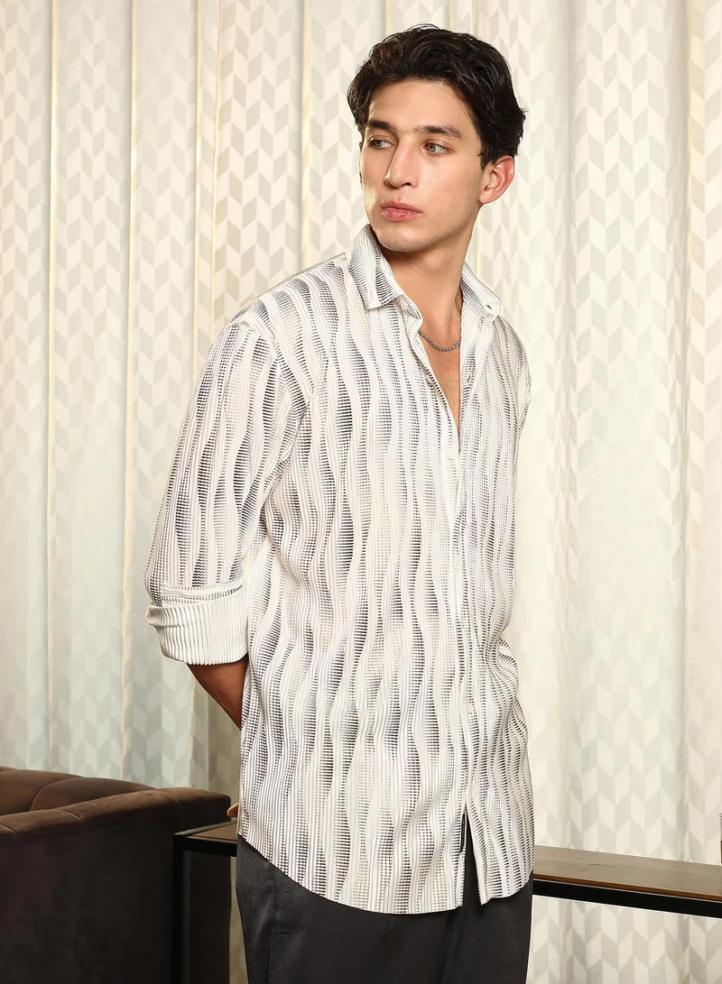 Campus Sutra Campus Sutra Men's Cream White Metallic-Gradient Pleated Shirt | Regular Fit Full Sleeve Point Collar Wave Pattern Design | Premium Polyester Blend & Breathable Fabric For Versatile Occasions