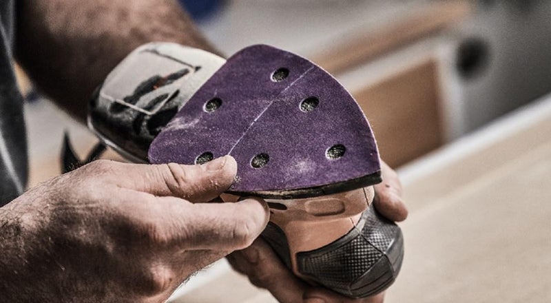 3M Ultra Durable Detail Palm Sander Sanding Sheets, 1/4 Sheet, 6 Hole Pattern, 60 grit, 5 Pack, Purple - Image 2