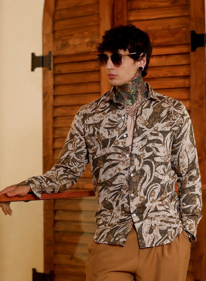 كامبوس سوترا قميص رجالي بطبعة زهور من كامبس سوترا بياقة عريضة وأكمام طويلة بأزرار وحافة منحنية من قماش تويل منسوج للاستخدام اليومي والكاجوال بلون بني شوكولاتة