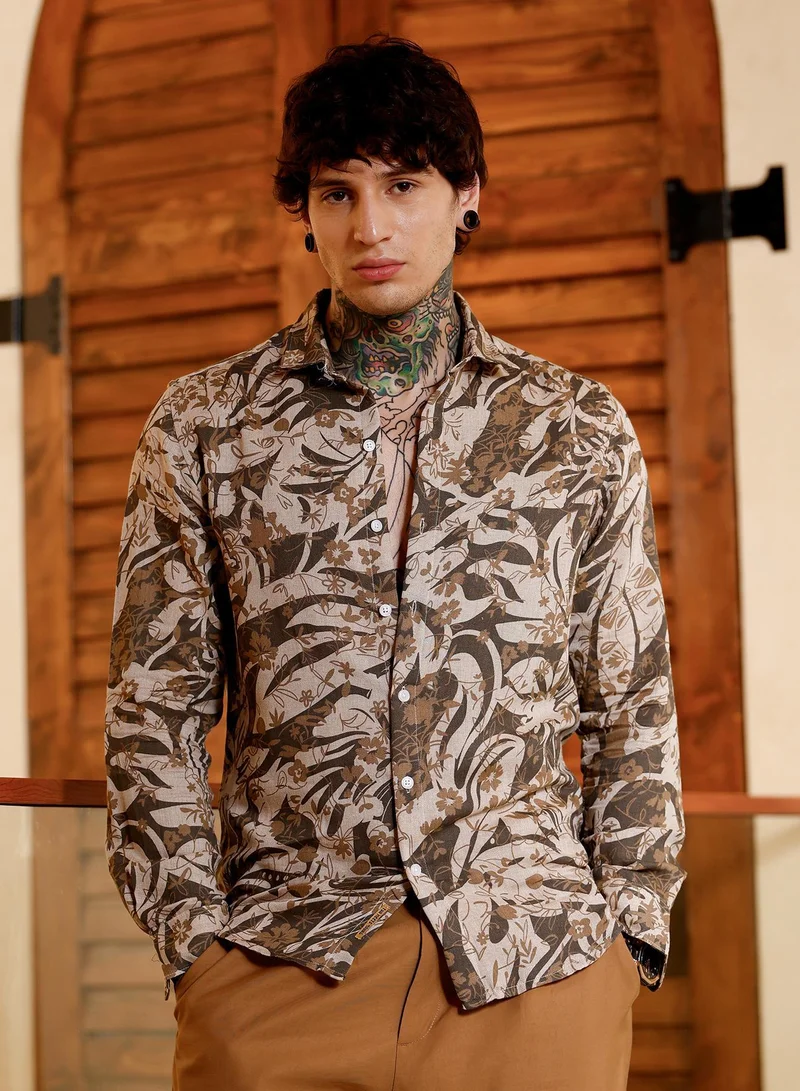كامبوس سوترا قميص رجالي بطبعة زهور من كامبس سوترا بياقة عريضة وأكمام طويلة بأزرار وحافة منحنية من قماش تويل منسوج للاستخدام اليومي والكاجوال بلون بني شوكولاتة