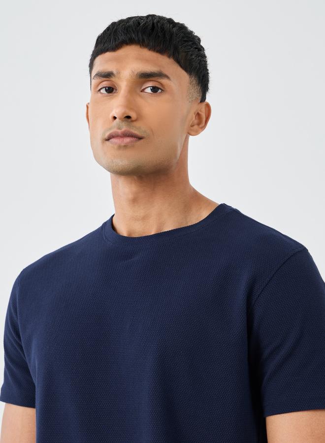 Styli Men Navy Blue Popcorn Textured Knit Crew Neck T-Shirt - Image 3