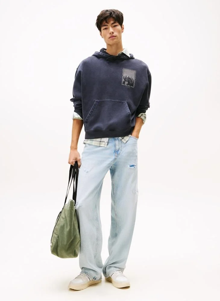 تومي جينز هودي بغطاء رأس بطبعة خلفية بتصميم التسعينيات