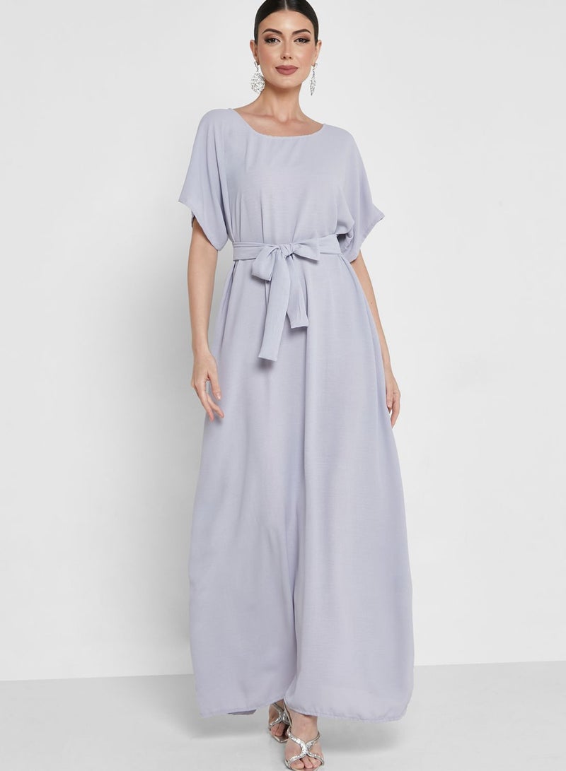 هيا كلوزيت فستان بياقة مربعة وحزام - Image 1