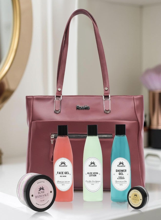روزيتا حقيبة يد نسائية من روزيتا مع مجموعة هدايا للعناية بالبشرة بالأعشاب | حقيبة كتف من الجلد النباتي مع جل للوجه، جل استحمام، لوشن الصبار، وملح الاستحمام | هدية مثالية للنساء (لون عنابي) - Image 1