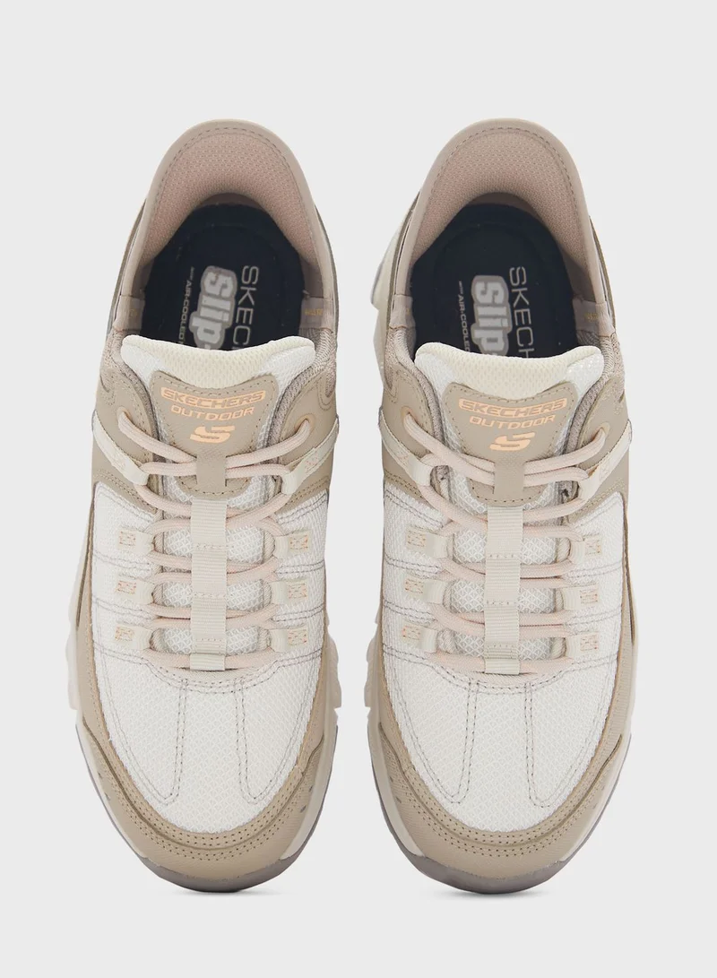 SKECHERS Summits At