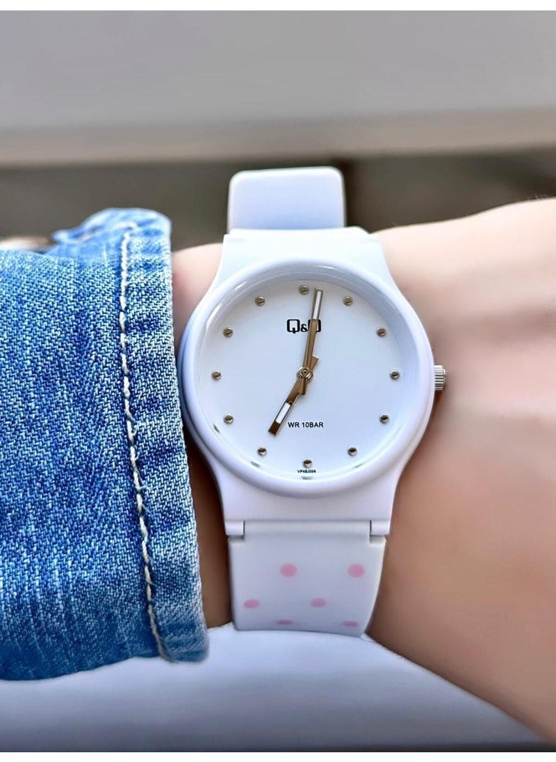 Q&Q unisex Waterproof Plastic Band Wristwatch  - Image 2