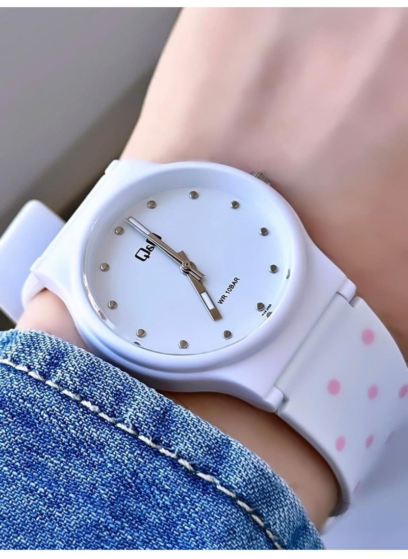 Q&Q unisex Waterproof Plastic Band Wristwatch  - Image 1