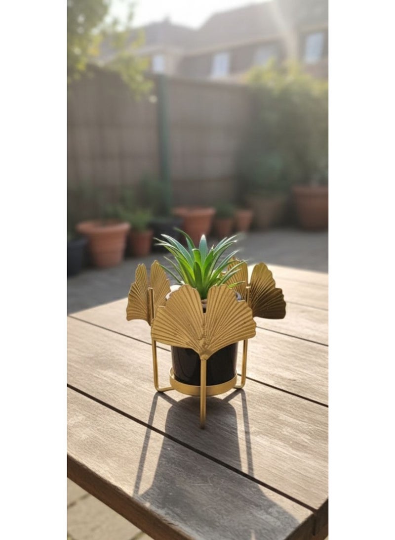 Decorative plant pot with gold metal stand