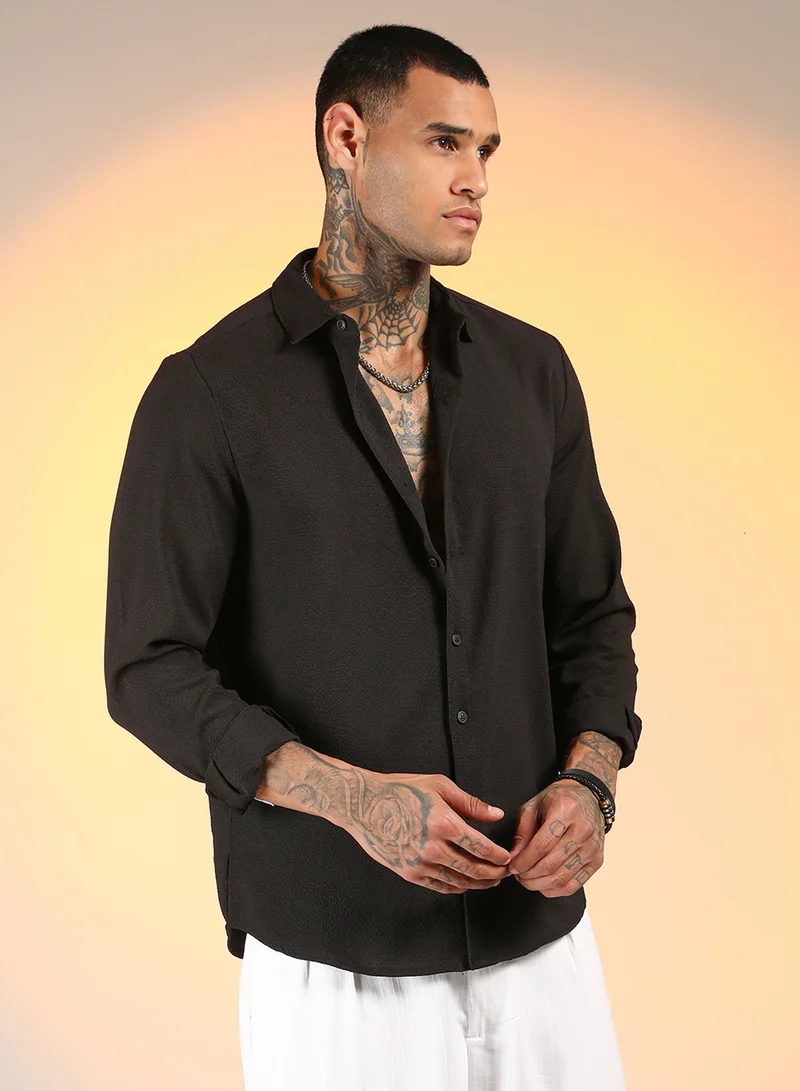 Campus Sutra Men's Midnight Black Solid Seersucker Shirt